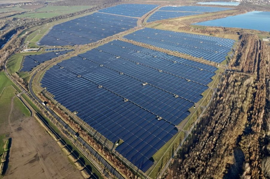 Найбільша сонячна електростанція у світі: порівняння з найбільшими СЕС Європи та України